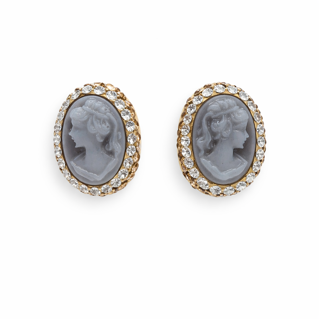 0092 Victorian Vintage Woman Studs