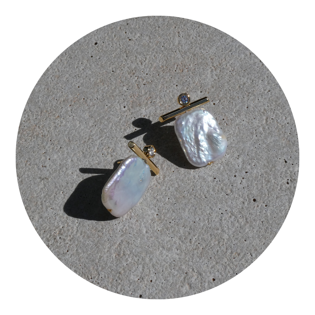 078 Natural Pearl Studs