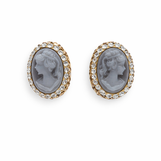 0092 Victorian Vintage Woman Studs