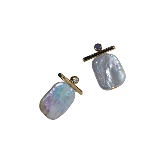 078 Natural Pearl Studs